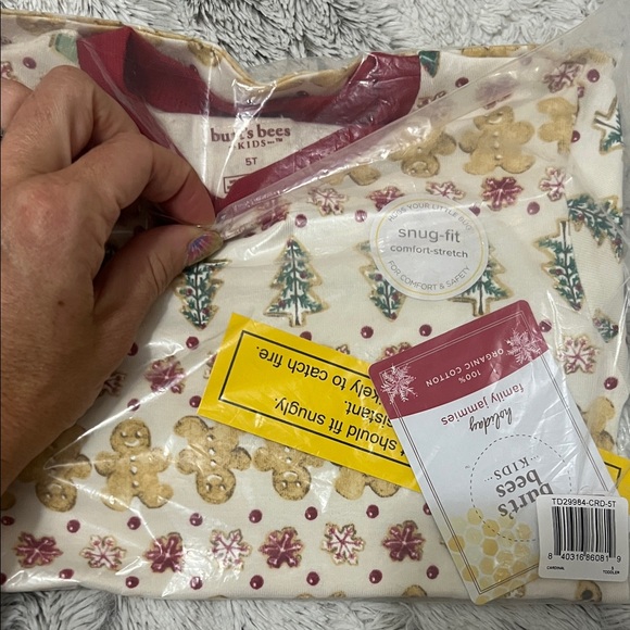 Burt's Bees Kids Holiday Pajama Sets- Set of Two - Picture 4 of 5